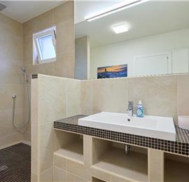 2 bedroom villa with pool, Orasac near Dubrovnik, sleeps 4